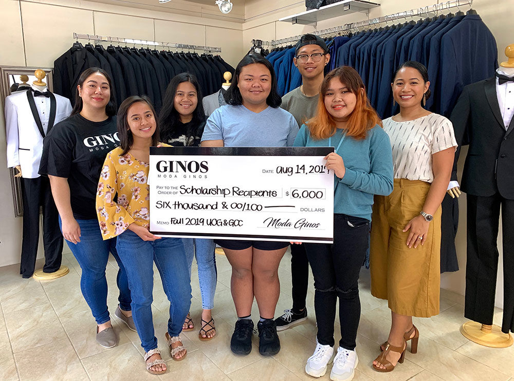 Moda Ginos awards scholarship to students